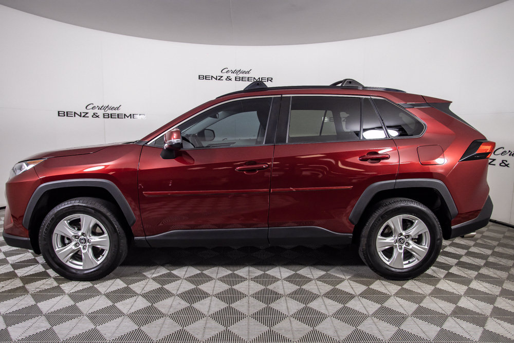 Used 2021 Toyota RAV4 XLE w/ Carpet Mat Package (TMS) FWD image 10