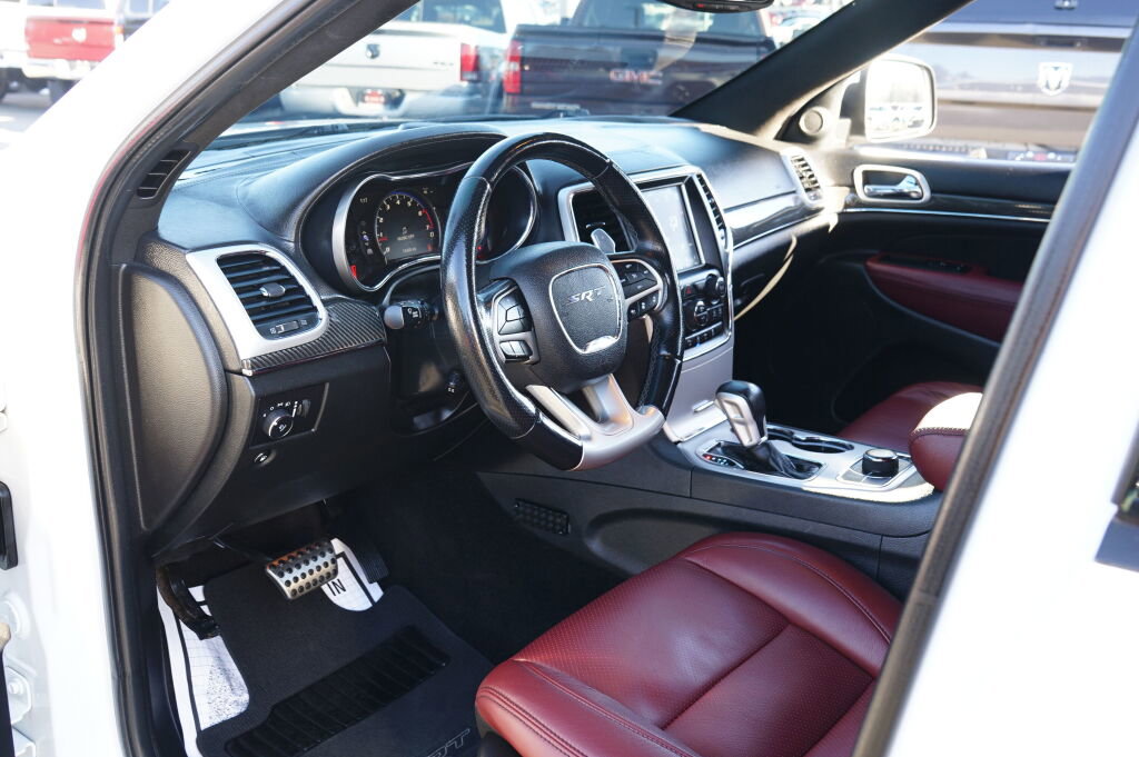 Used 2018 Jeep Grand Cherokee SRT image 13