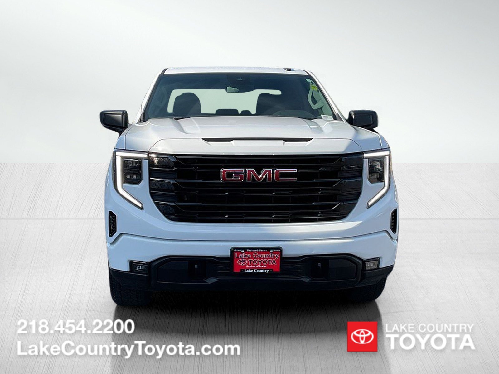 Used 2025 GMC Sierra 1500 Elevation w/ X31 Off-Road Package AWD/4WD image 8