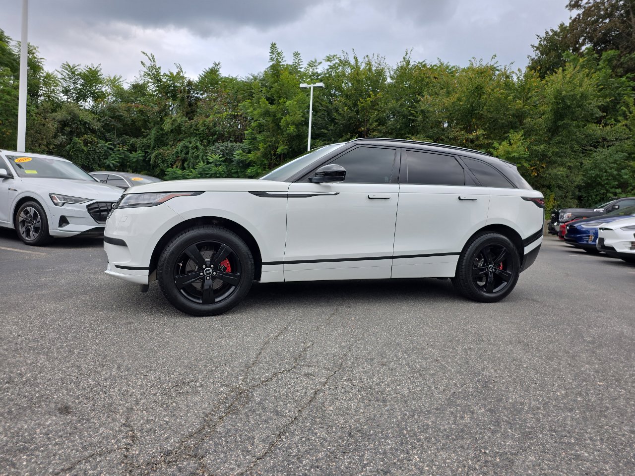Used 2018 Land Rover Range Rover Velar S image 6