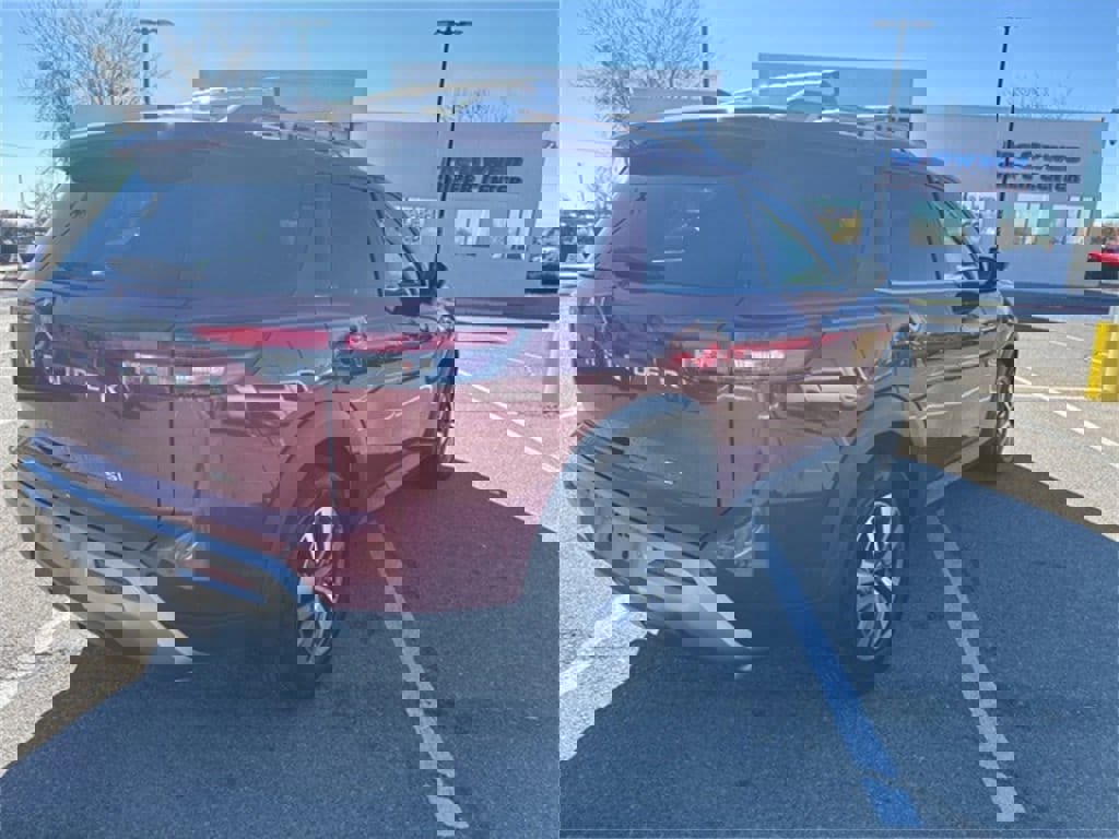 Used 2022 Nissan Pathfinder SL image 3