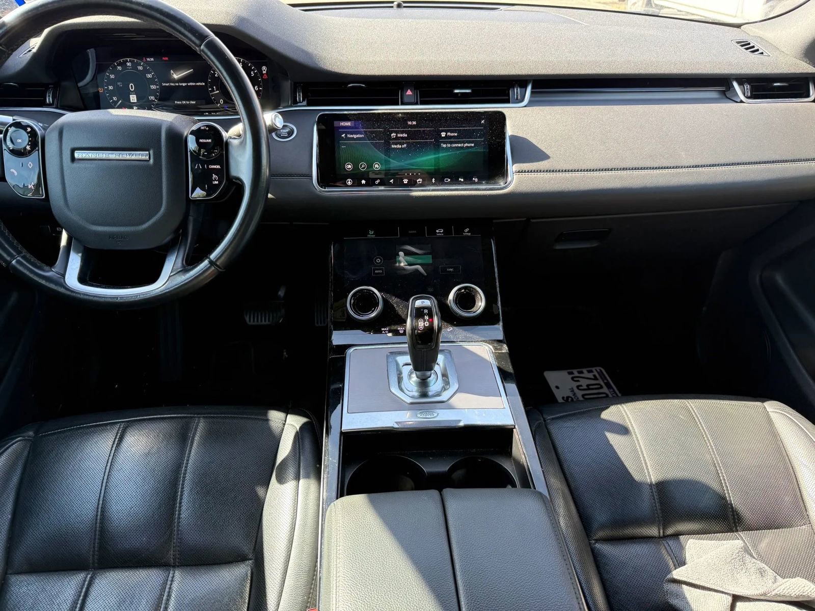 Used 2020 Land Rover Range Rover Evoque SE AWD/4WD image 9