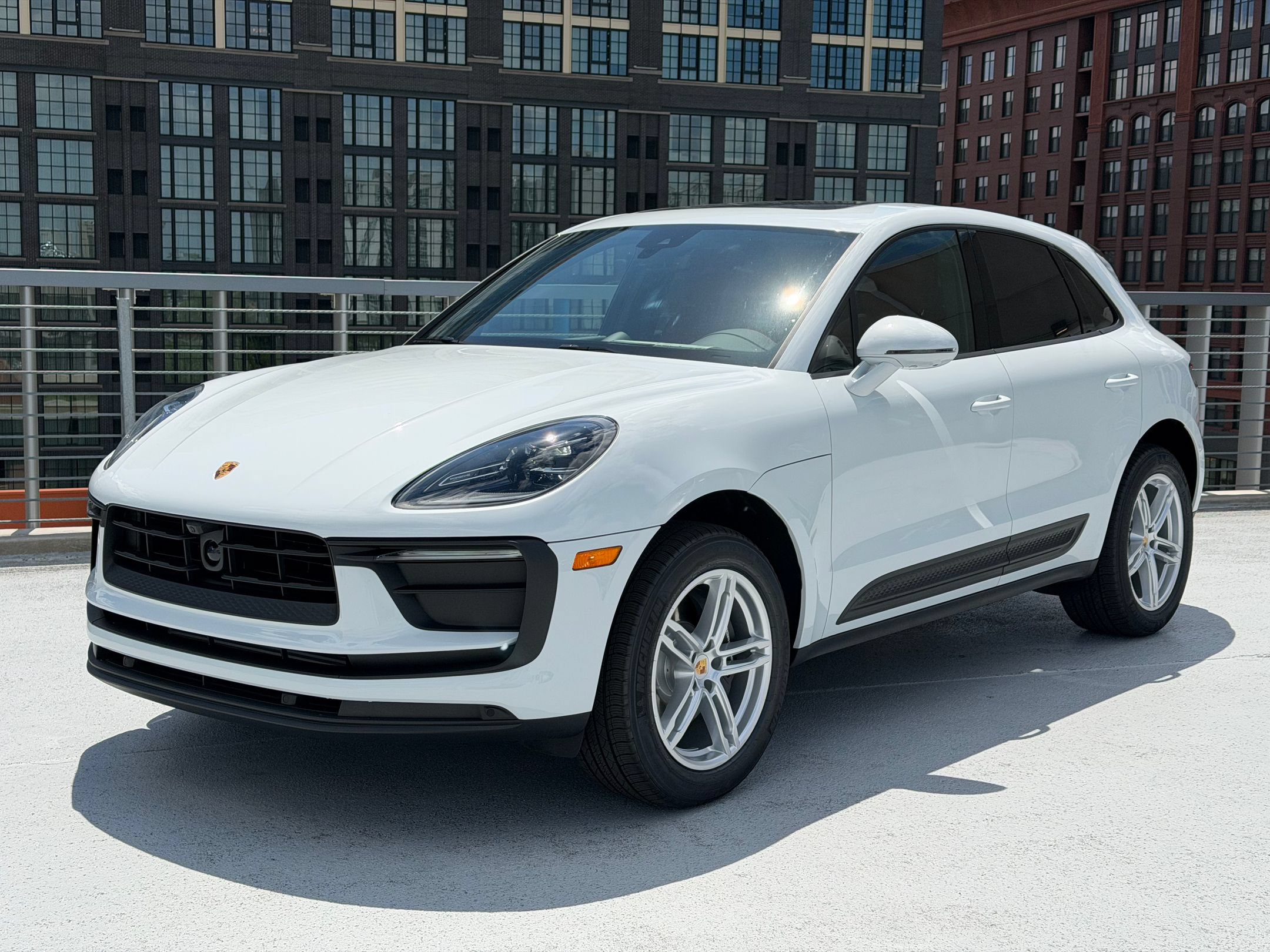 Used 2026 Porsche Macan AWD/4WD image 1
