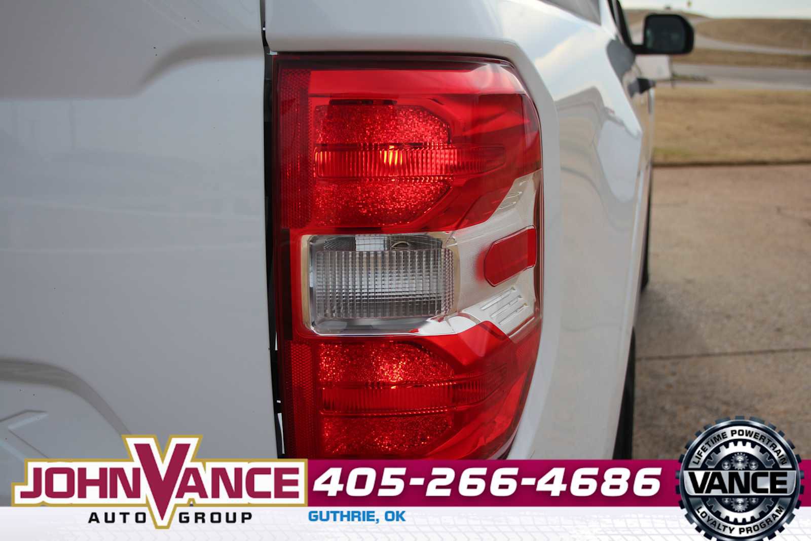 Used 2022 Ford Maverick XLT image 11