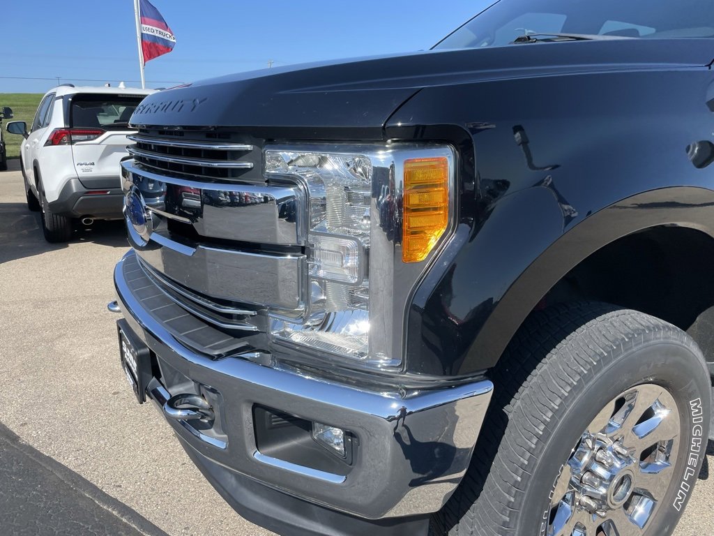 Used 2017 Ford F250 Lariat w/ Chrome Package image 35