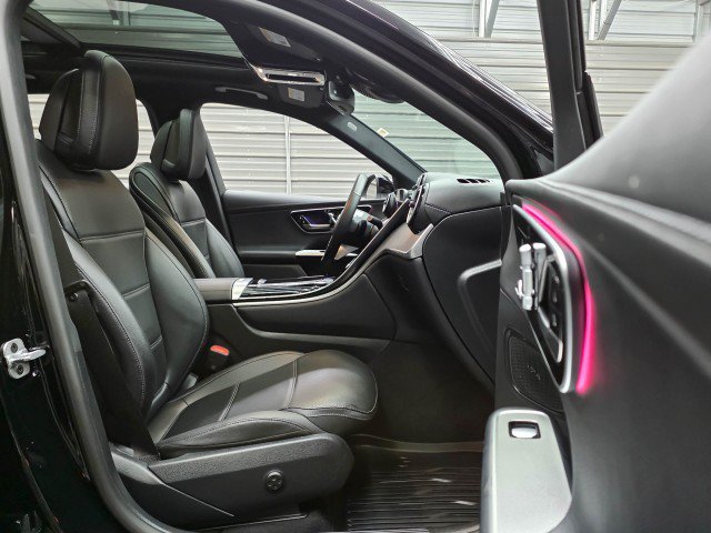 Used 2024 Mercedes-Benz GLC 300 4MATIC image 15