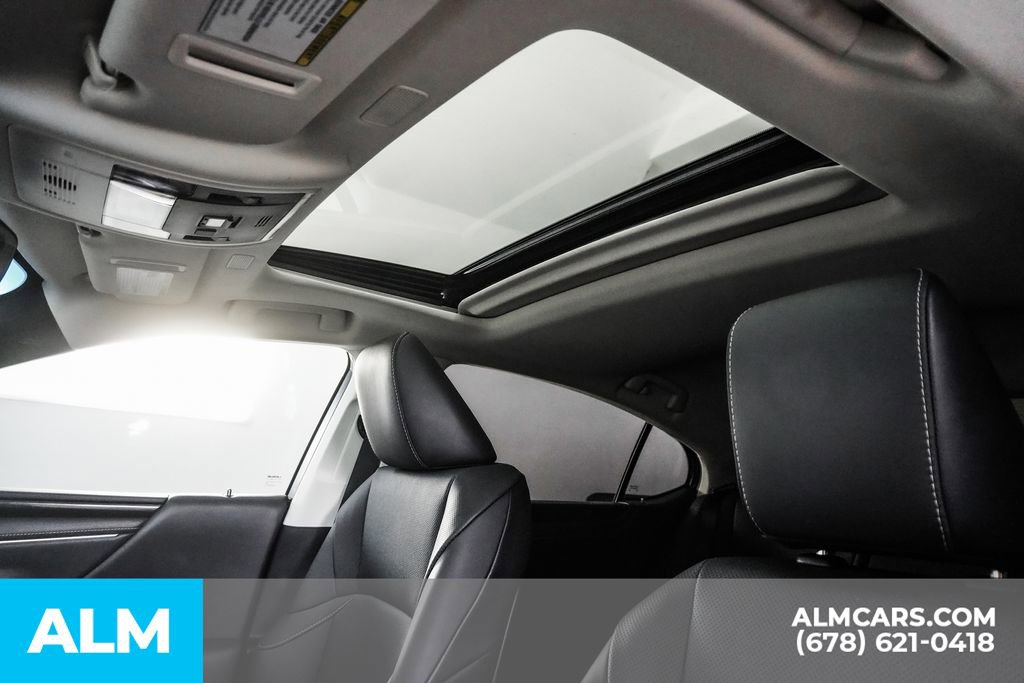 Used 2022 Lexus ES 300h w/ Accessory Package image 33