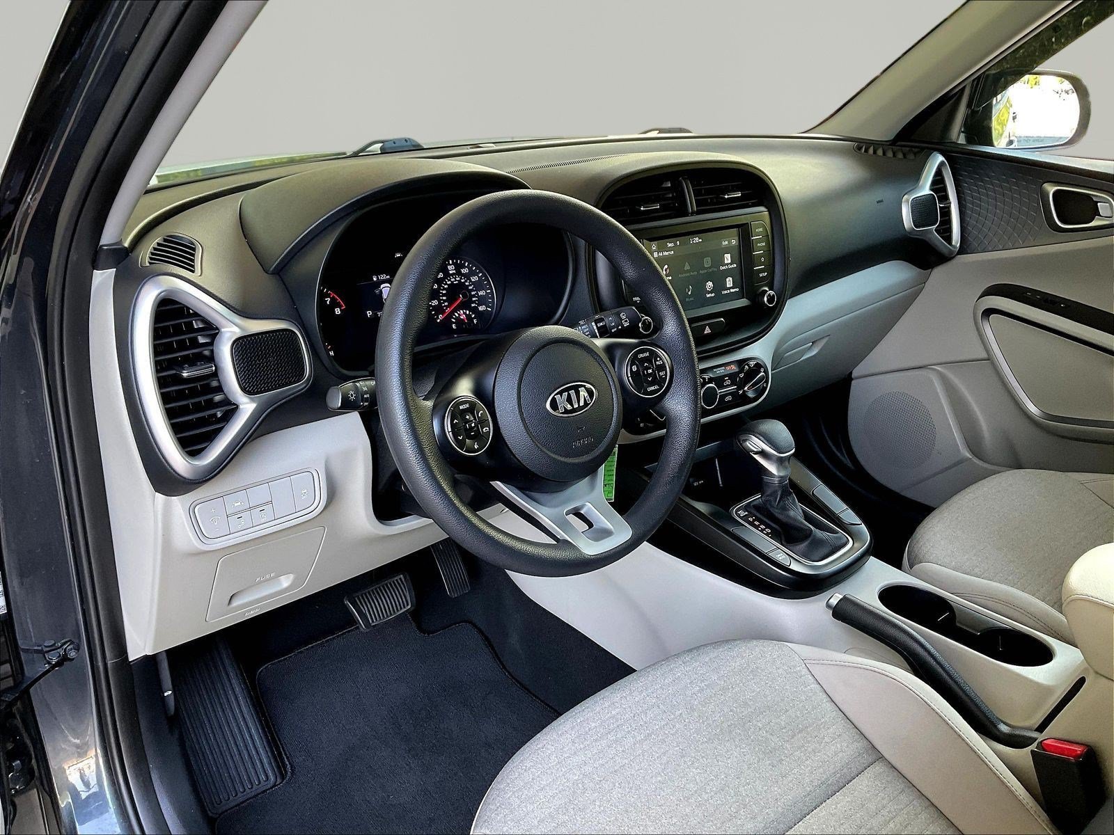 Used 2020 Kia Soul S FWD image 15