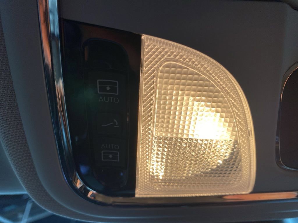 Used 2019 Jeep Cherokee Overland image 24