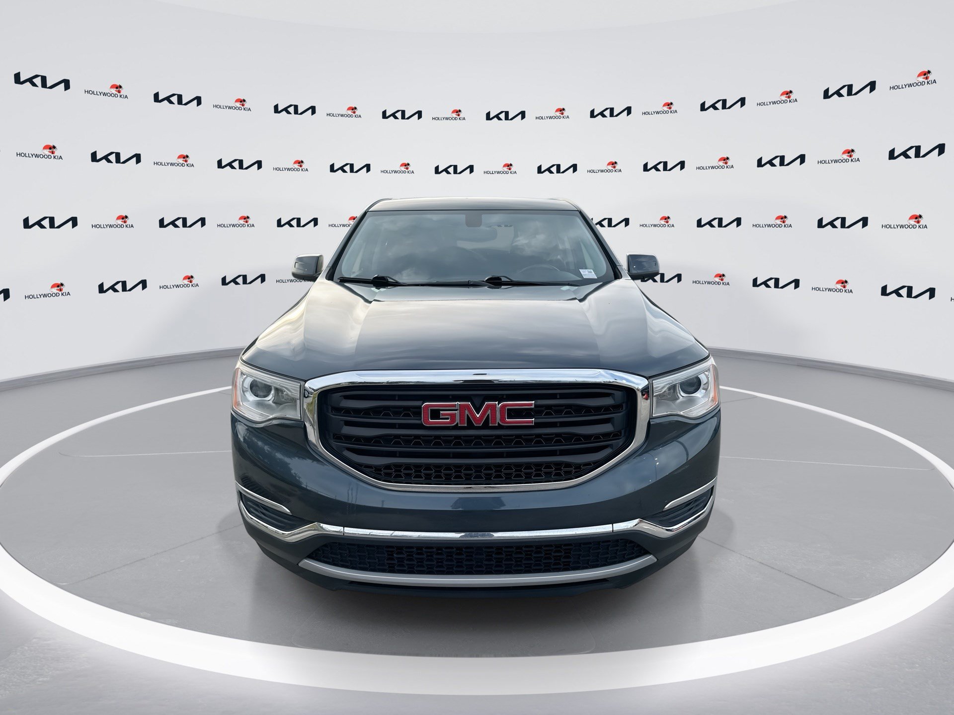 Used 2019 GMC Acadia SLE FWD image 3