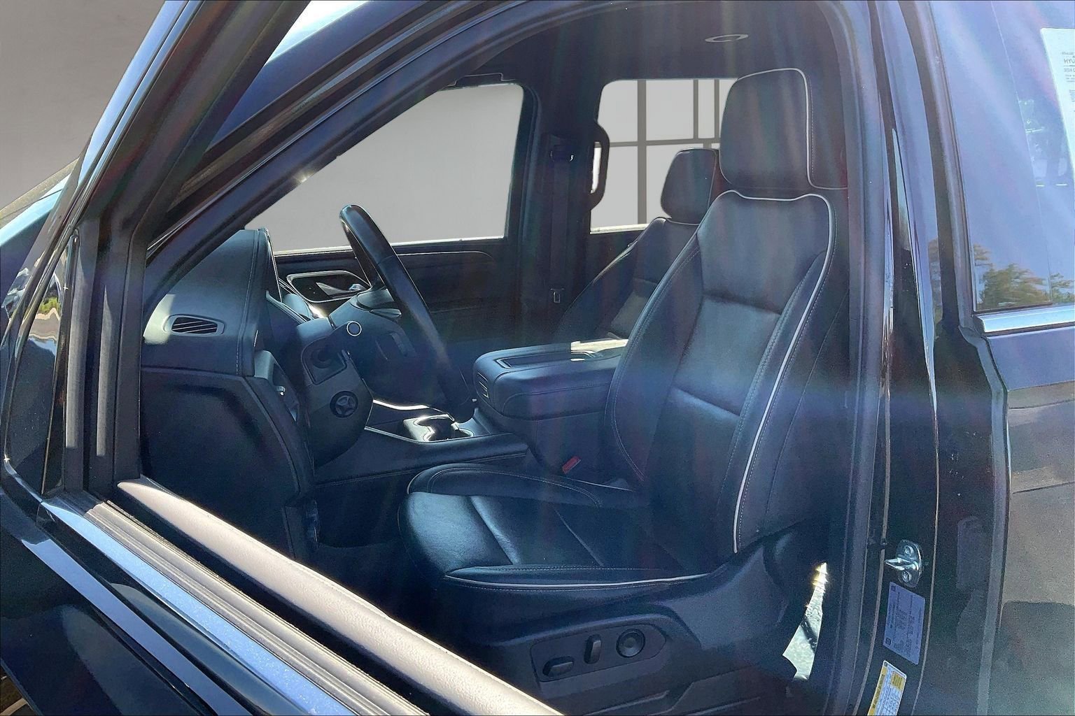 Used 2024 Chevrolet Tahoe Premier AWD/4WD image 21