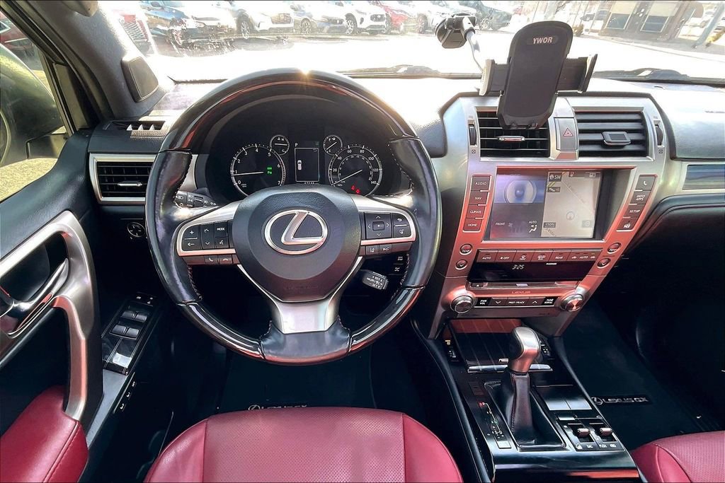 Used 2020 Lexus GX 460 Premium w/ Premium Package image 8