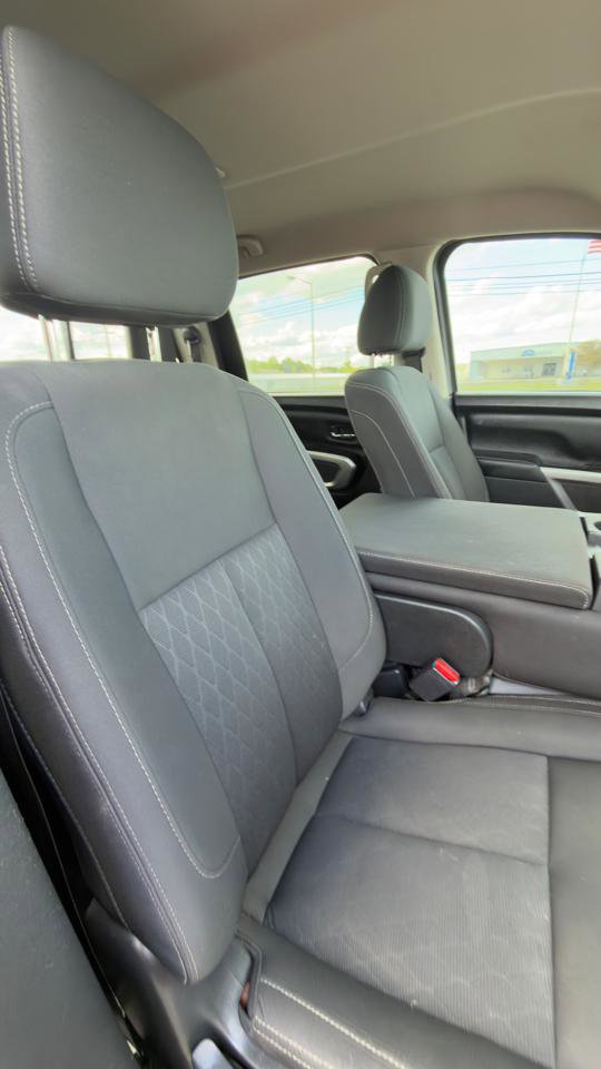 Used 2018 Nissan Titan SV AWD/4WD image 44