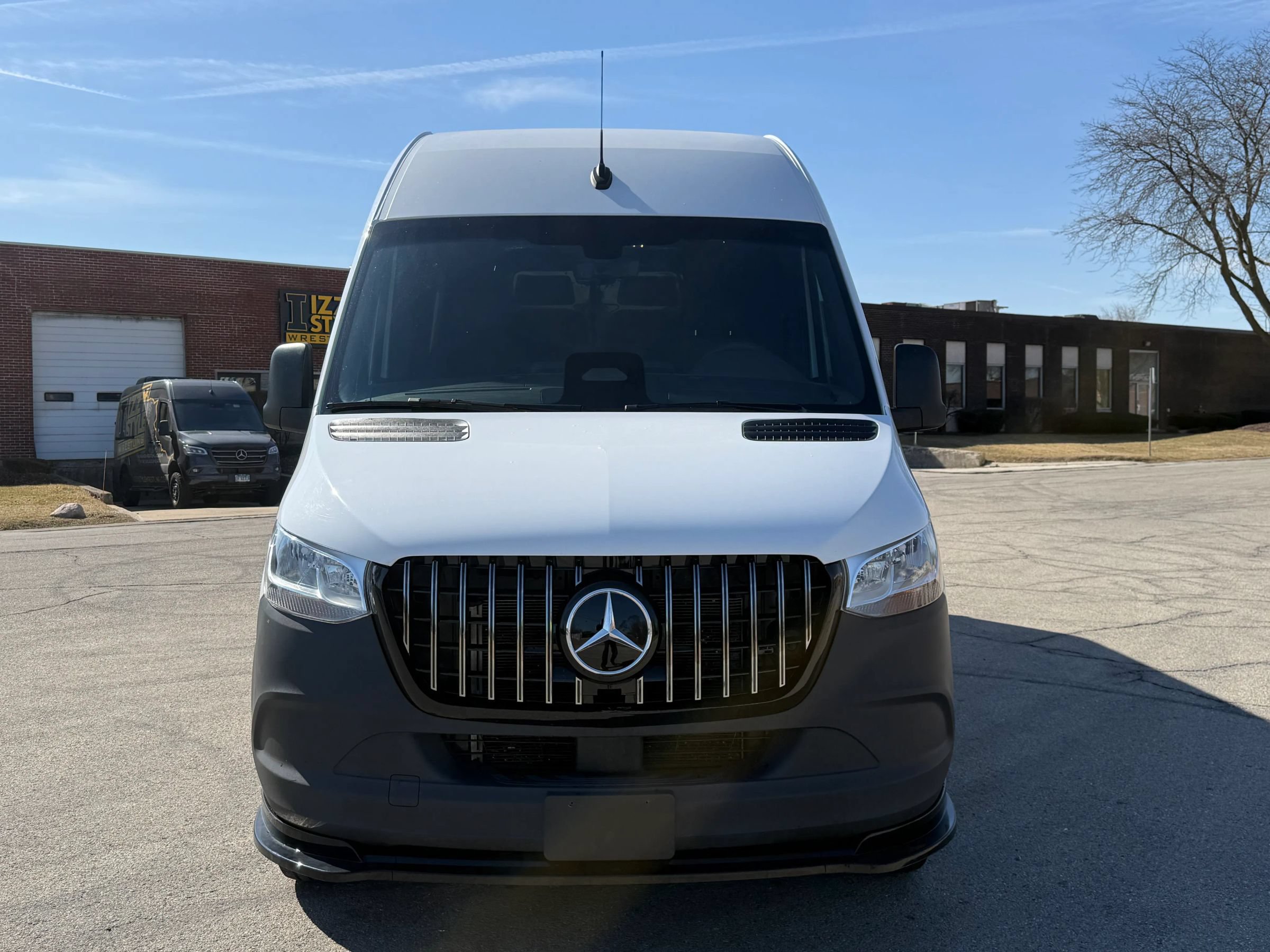 Used 2025 Mercedes-Benz Sprinter 2500 image 2