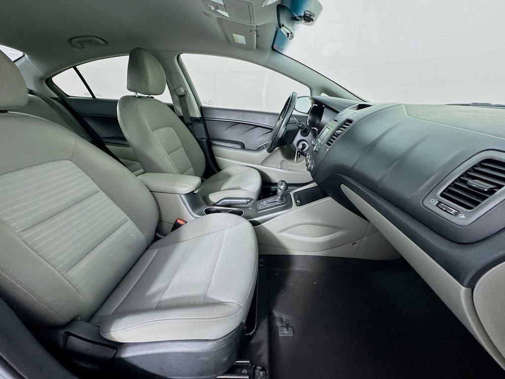Used 2016 Kia Forte EX image 31