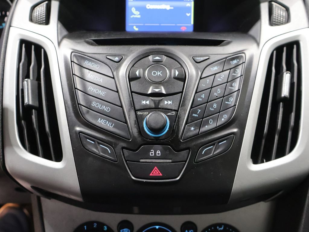 Used 2014 Ford Focus SE w/ SE Winter Package FWD image 25