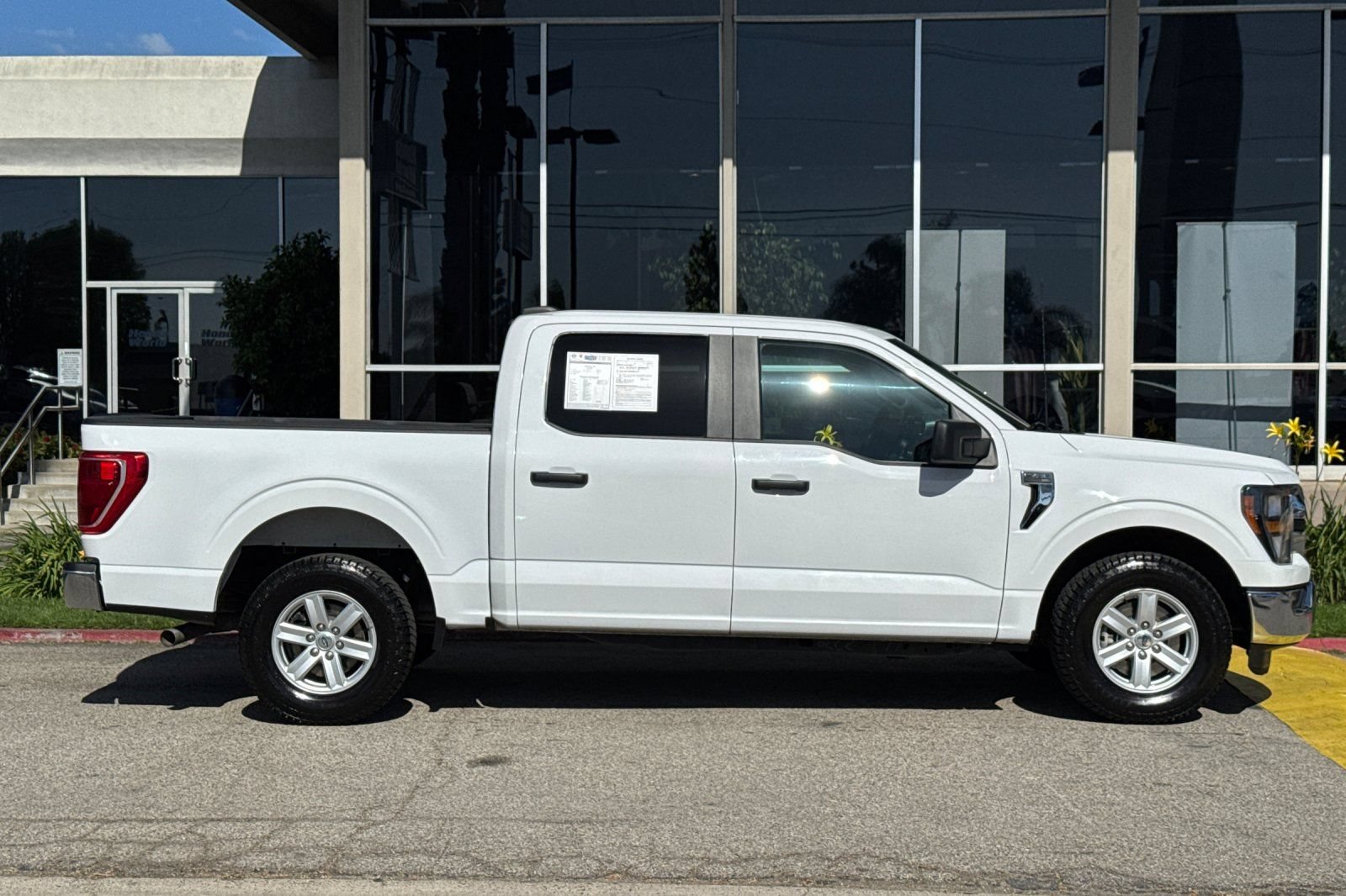 Used 2023 Ford F150 XLT RWD image 3