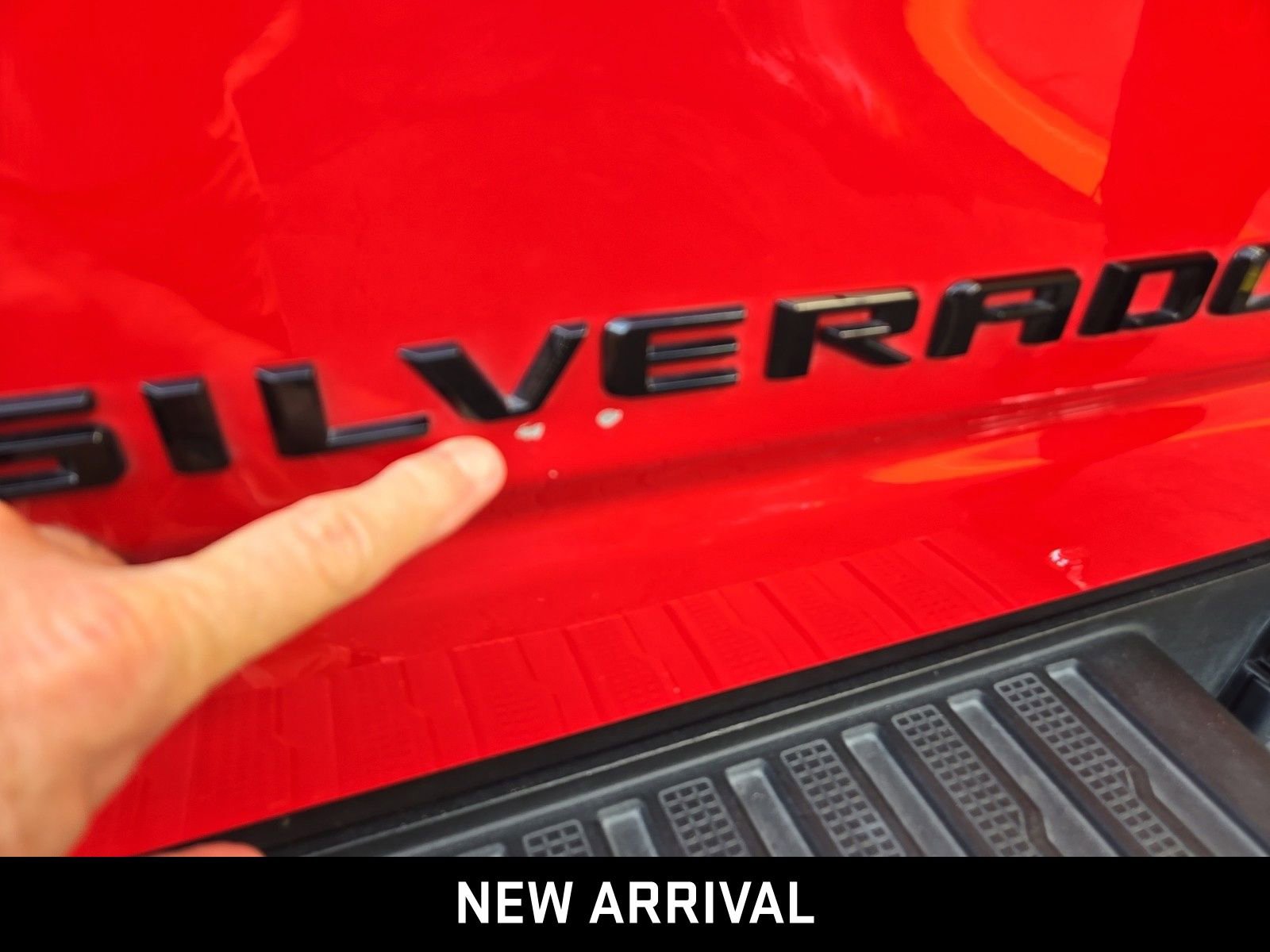 Used 2020 Chevrolet Silverado 2500 Custom w/ Custom Value Package image 3