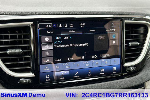 Certified 2024 Chrysler Pacifica Touring-L FWD image 29