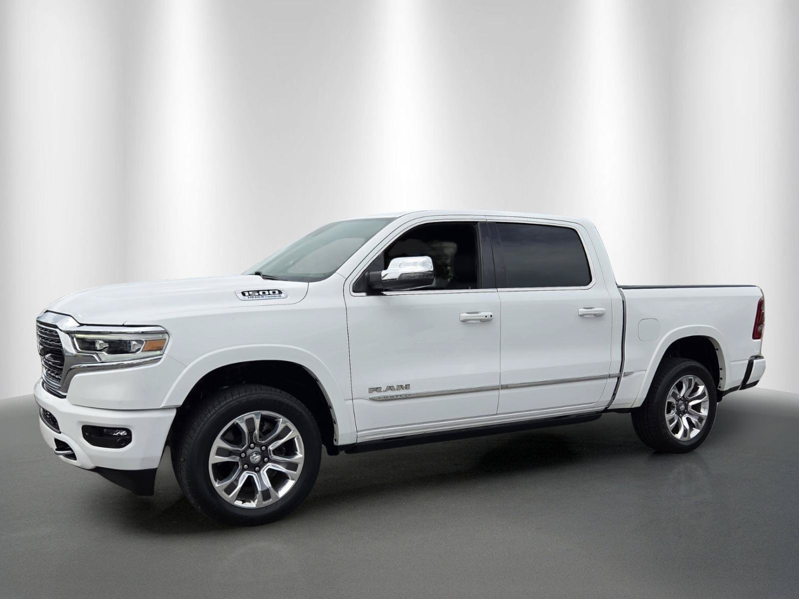 Used 2023 RAM 1500 Limited AWD/4WD image 3