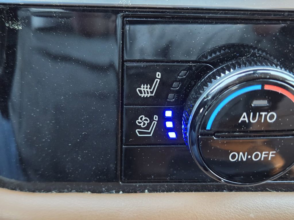 Used 2023 Nissan Pathfinder Platinum w/ Cargo Package image 25