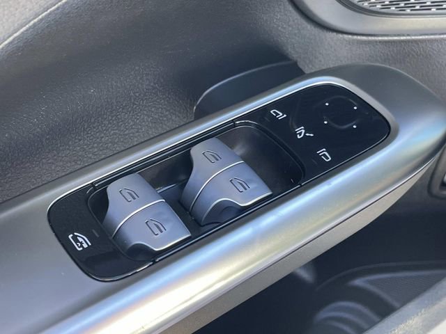 Used 2023 Mercedes-Benz C 300 Sedan image 15