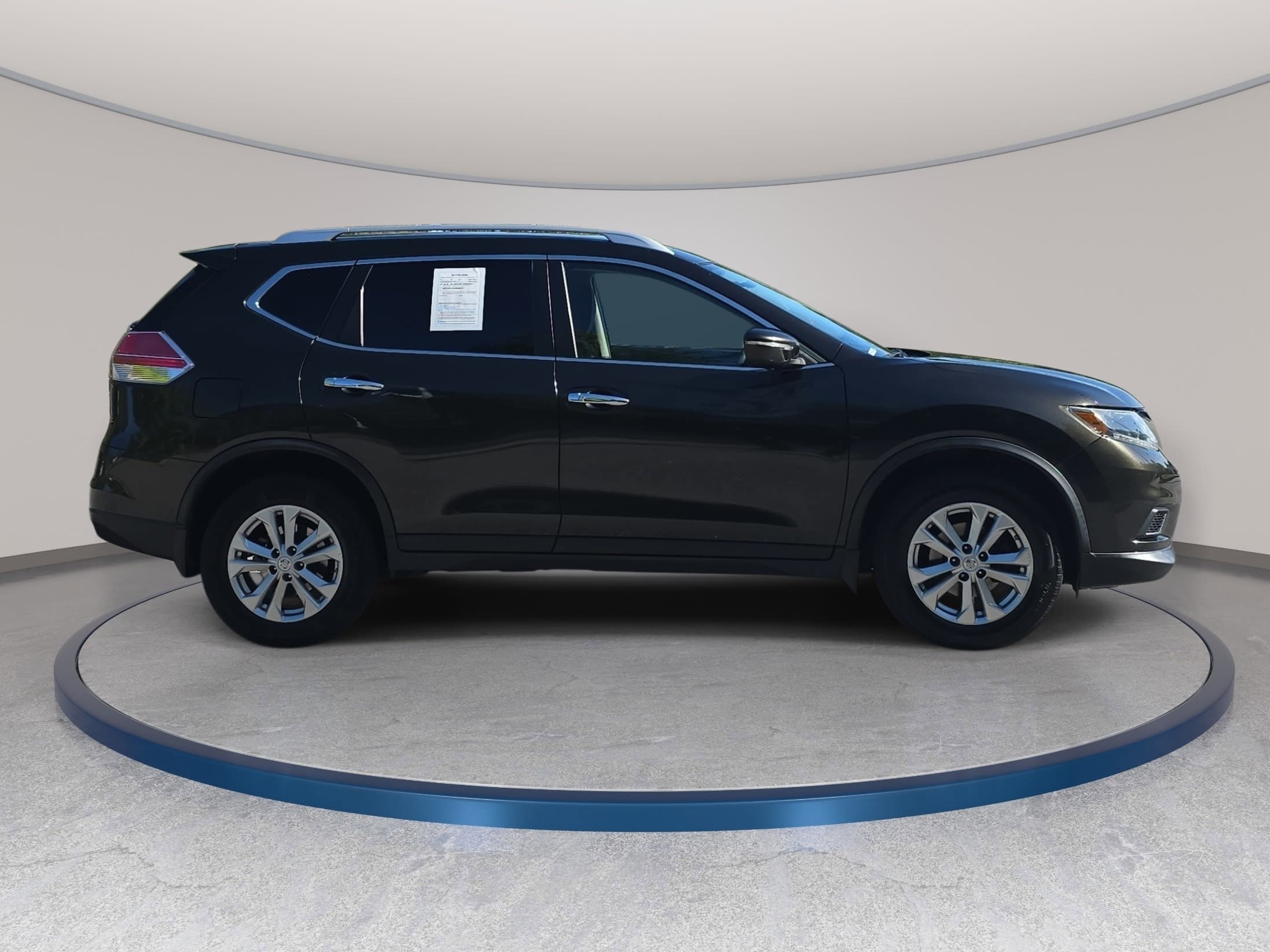 Used 2015 Nissan Rogue SV image 4