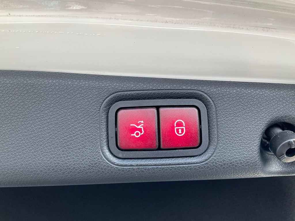 Used 2019 Mercedes-Benz E 300 w/ Premium 1 Package image 10