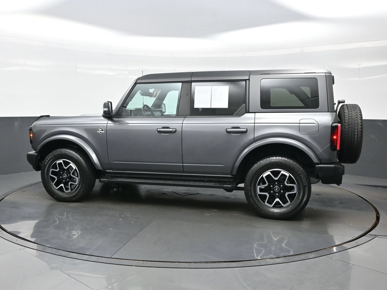 Used 2022 Ford Bronco Outer Banks AWD/4WD image 3