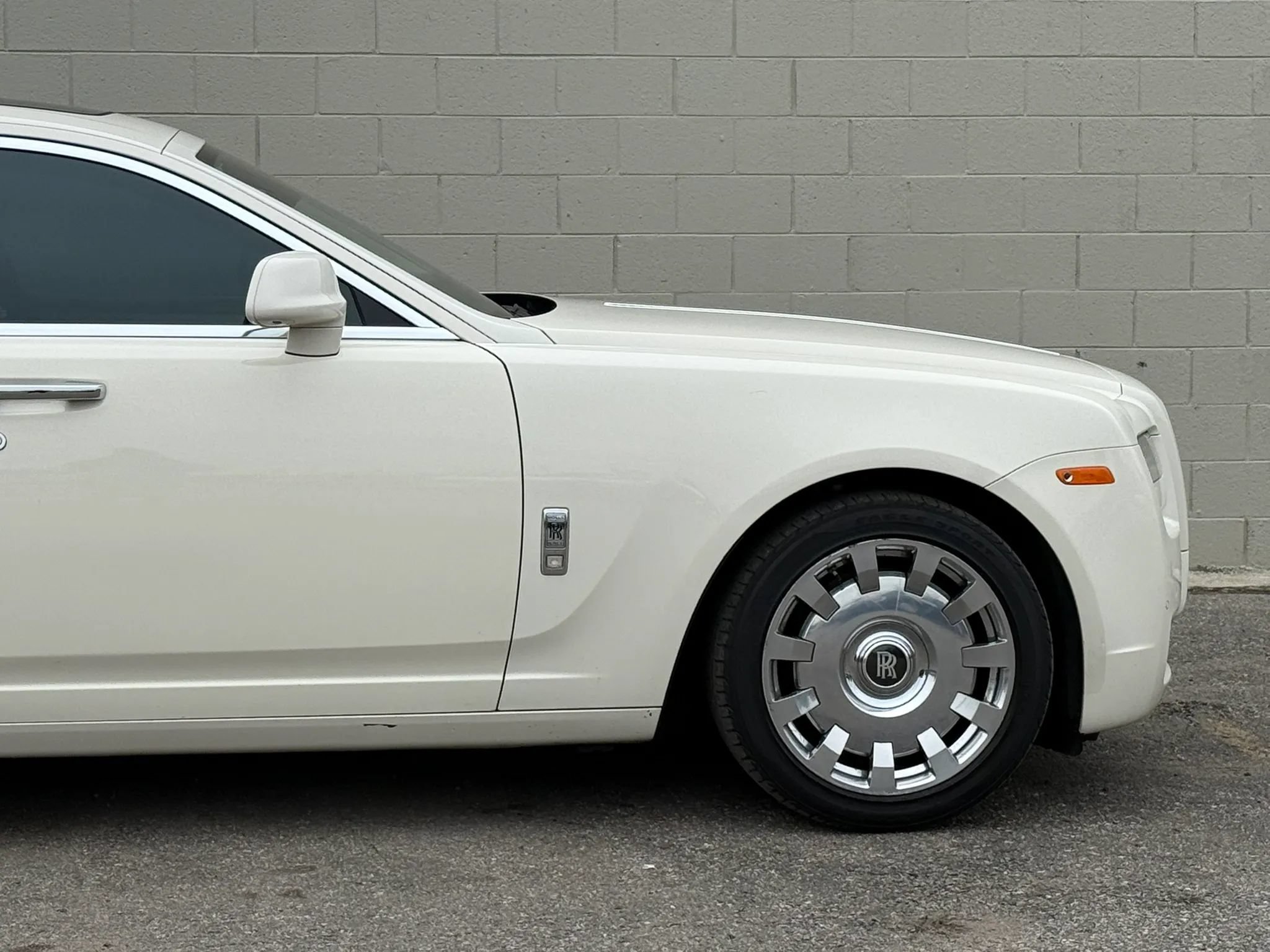 Used 2013 Rolls-Royce Ghost RWD image 16