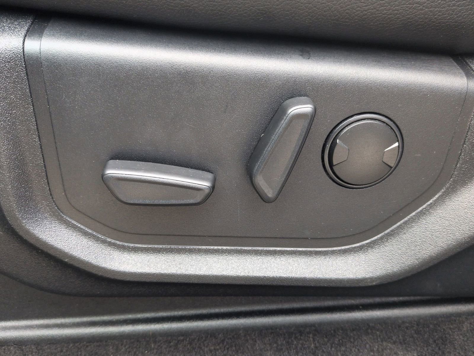 Used 2020 Ford F150 Lariat w/ Equipment Group 502A Luxury image 22