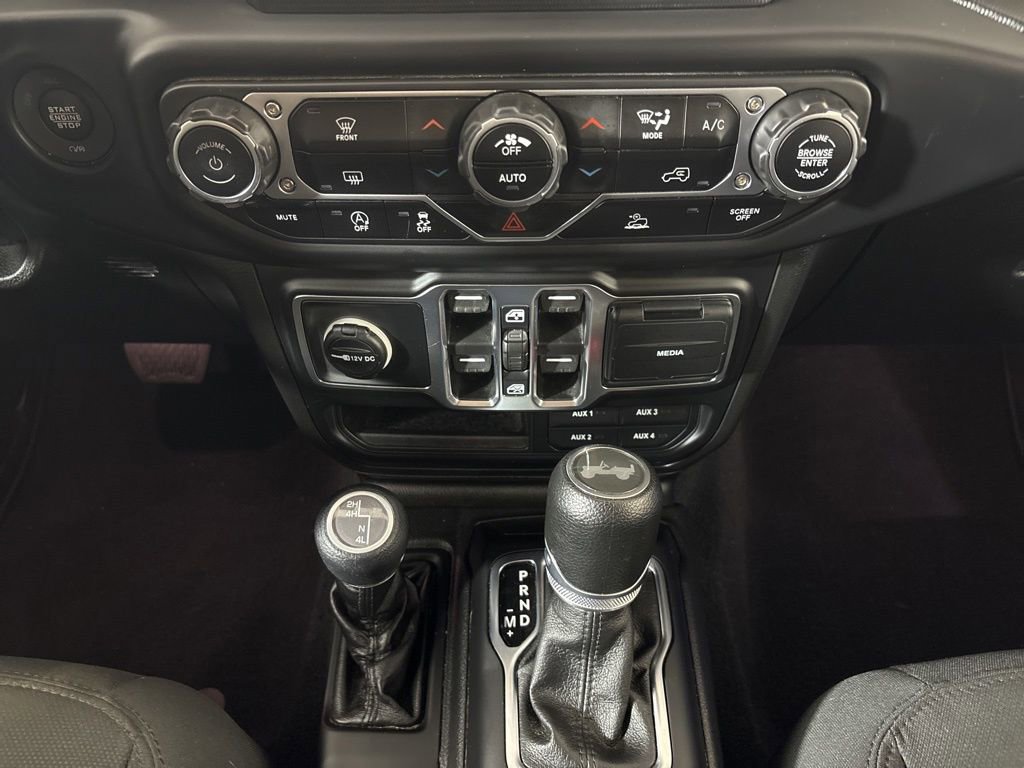 Used 2023 Jeep Wrangler Unlimited Sport image 25