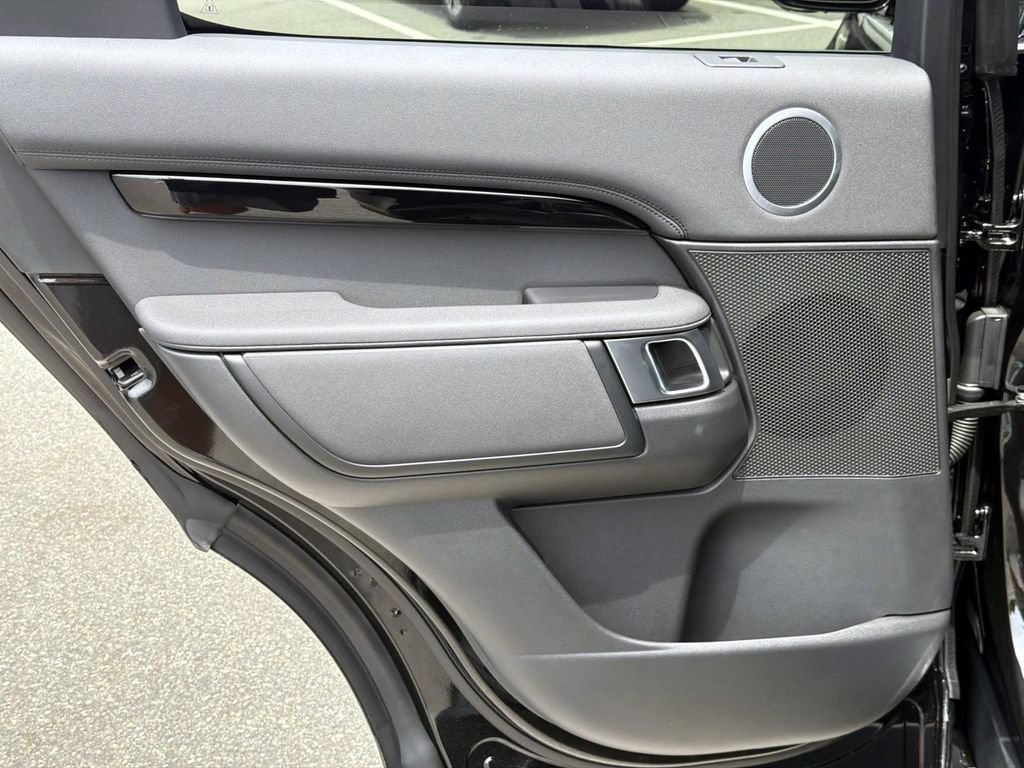 New 2026 Land Rover Discovery S AWD/4WD image 12