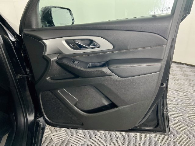 Used 2020 Chevrolet Traverse LT w/ Driver Confidence II Package AWD/4WD image 31