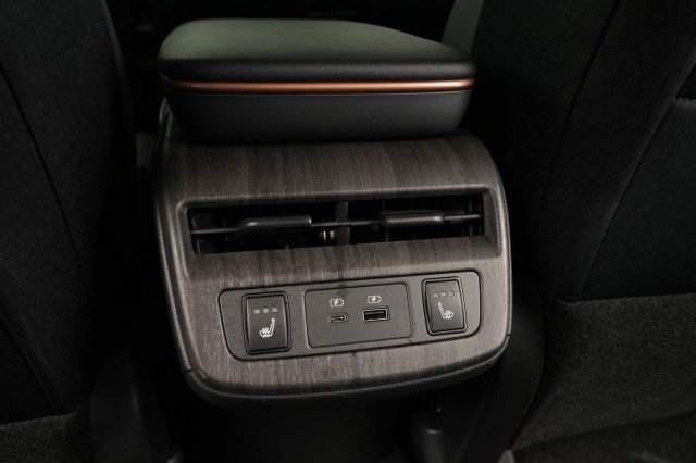 Used 2023 Nissan Ariya AWD image 48