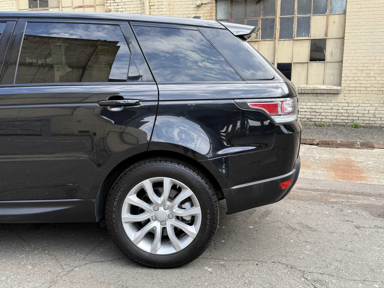 Used 2015 Land Rover Range Rover Sport HSE image 19