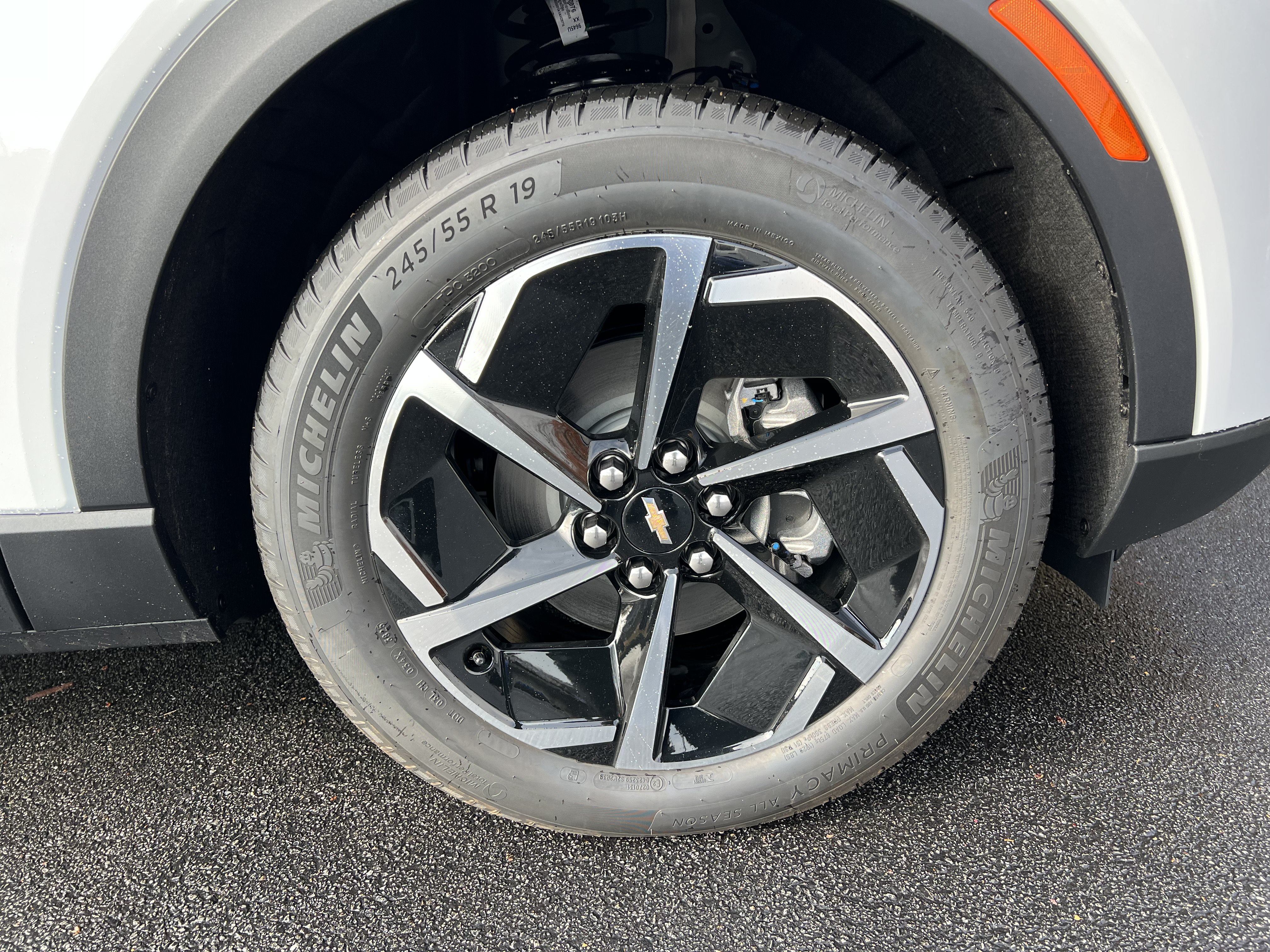 New 2026 Chevrolet Equinox EV LT AWD/4WD image 13