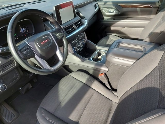 Used 2023 GMC Yukon SLE image 7