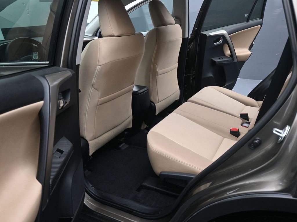 Used 2015 Toyota RAV4 XLE image 17