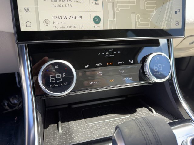 Used 2024 Jaguar XF R-Dynamic SE RWD image 19
