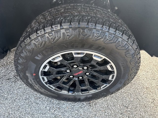 New 2026 GMC Canyon AT4 w/ AT4 Premium Package image 9