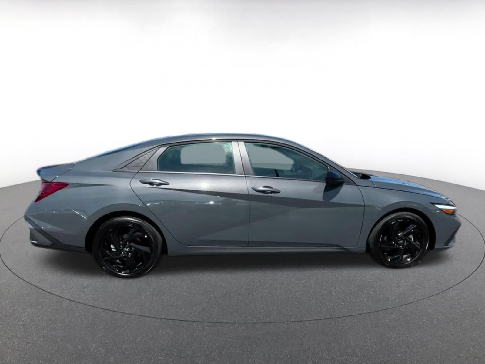 Used 2026 Hyundai Elantra Sport FWD image 15