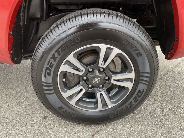 Used 2018 Toyota Tacoma TRD Sport image 7