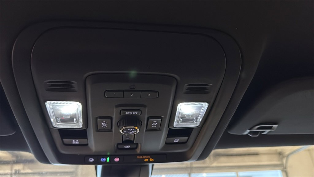 Used 2021 GMC Yukon AT4 w/ AT4 Premium Plus Package image 38