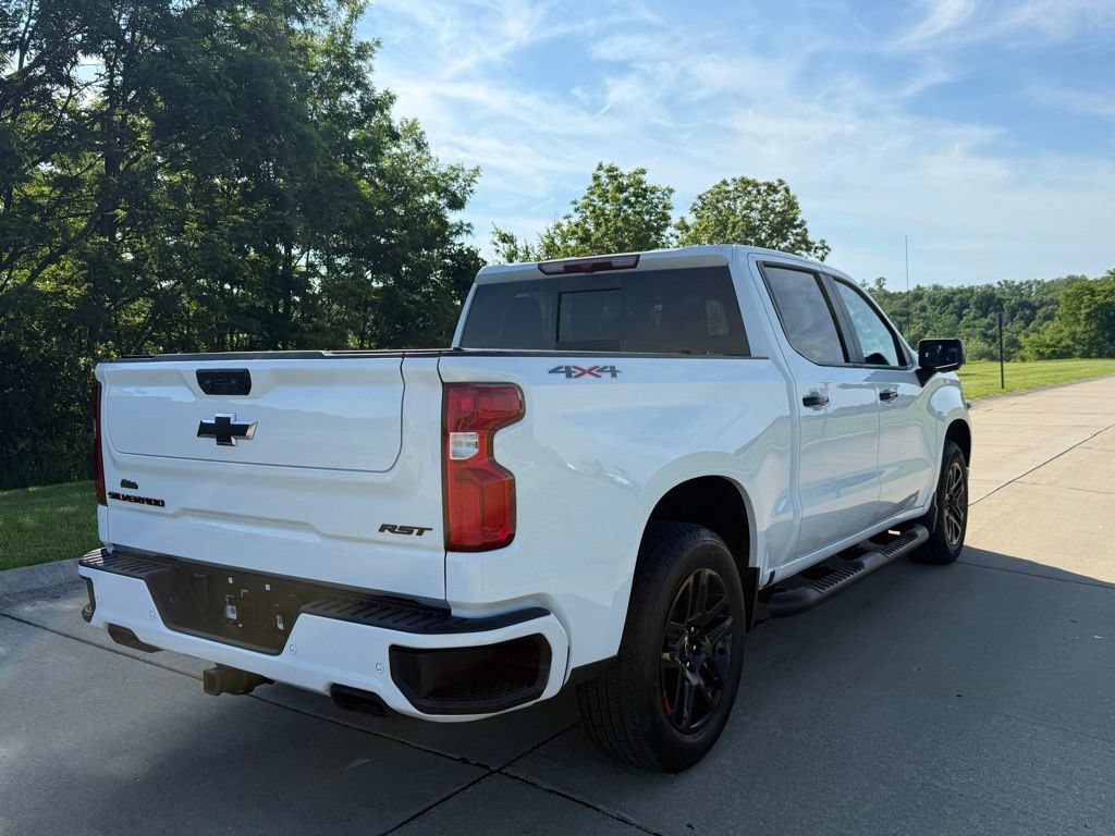 Used 2026 Chevrolet Silverado 1500 RST w/ Redline Edition AWD/4WD image 3