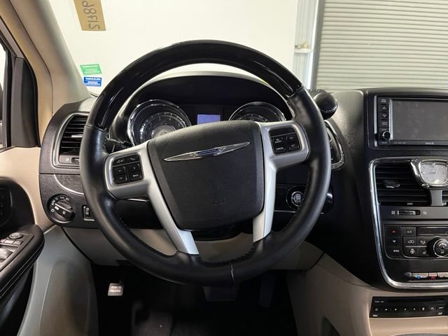 Used 2012 Chrysler Town & Country Limited w/ Luxury Group FWD image 19