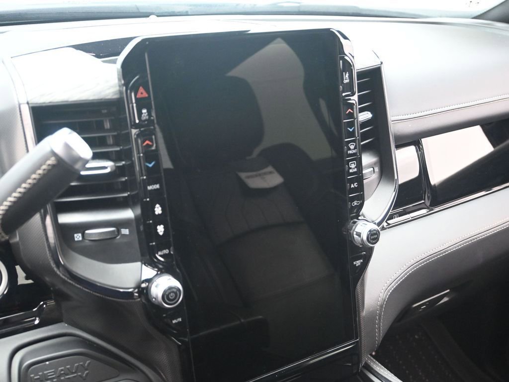 Used 2025 RAM 2500 Limited AWD/4WD image 12