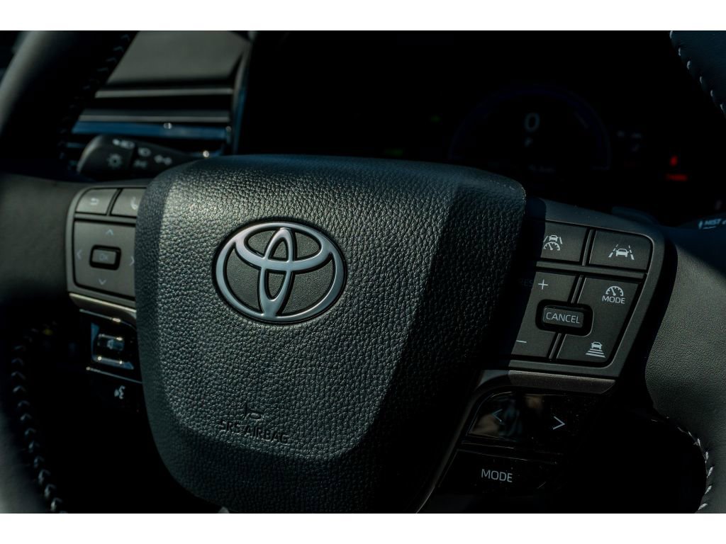 Used 2026 Toyota Camry SE FWD image 28