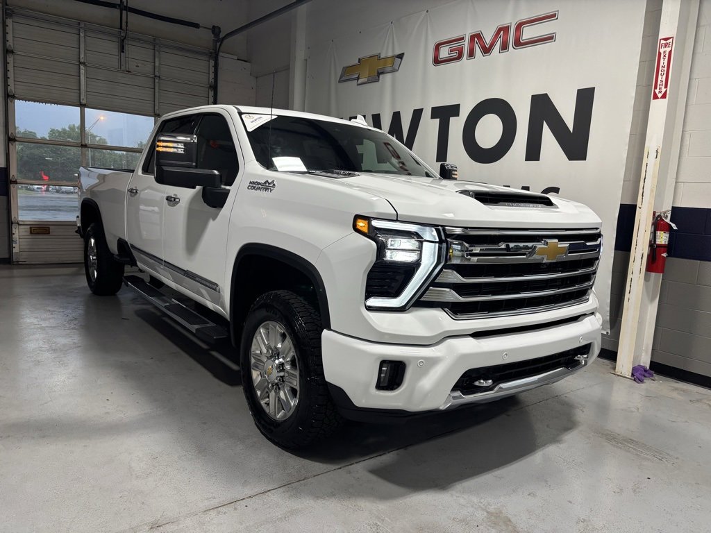 New 2025 Chevrolet Silverado 3500 High Country w/ Technology Package image 2