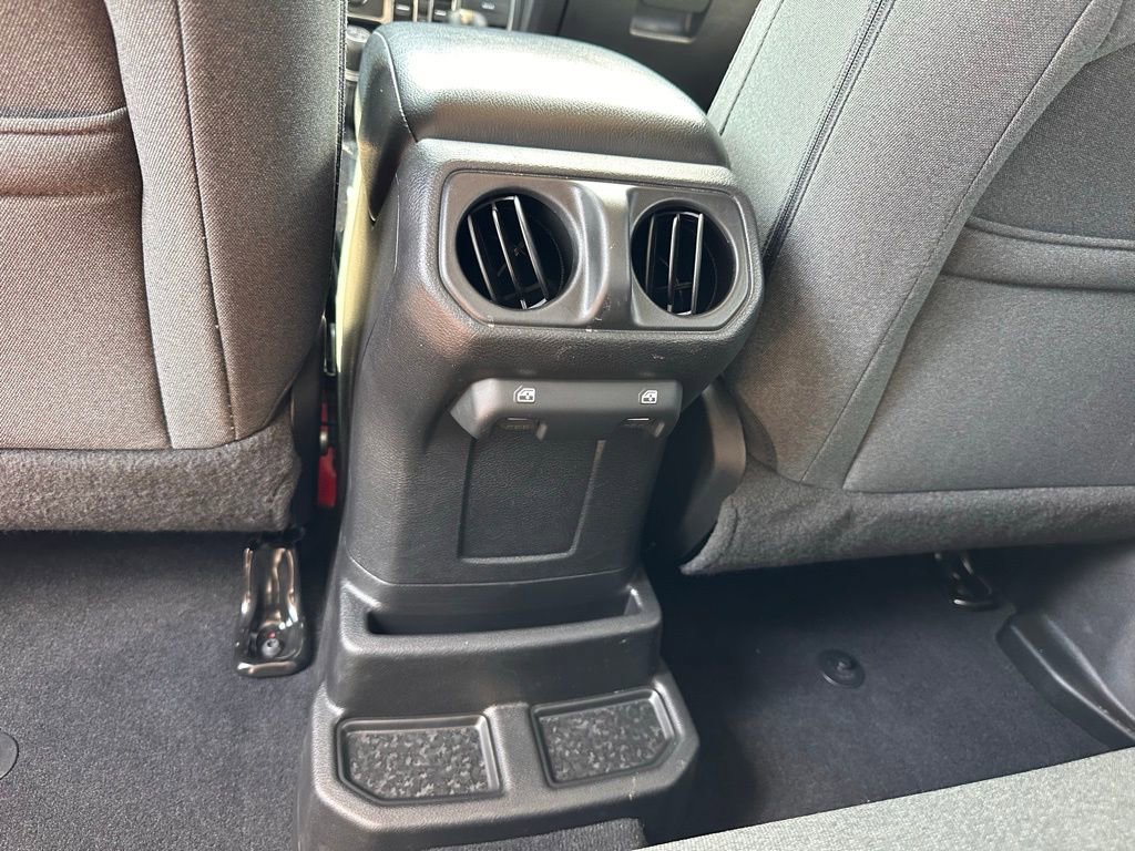 Used 2024 Jeep Wrangler Unlimited image 24